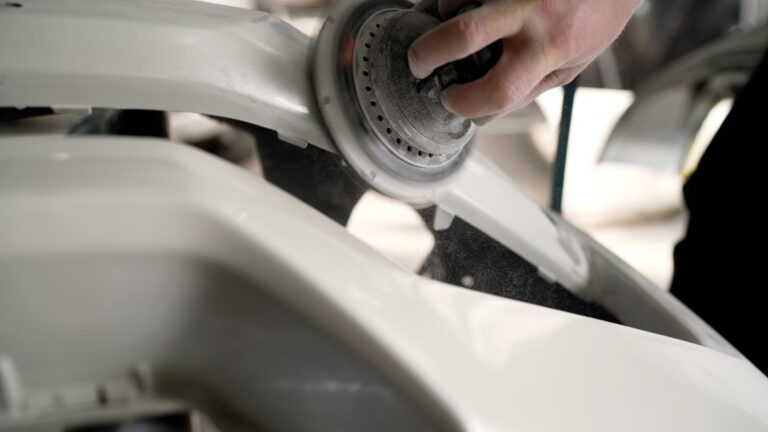 Read more about the article How to Avoid Auto Body Repair Scams