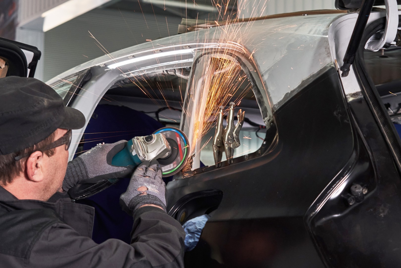 Read more about the article <span style="font-weight:300;">What you need to know about </span> unibody repair in 2022
