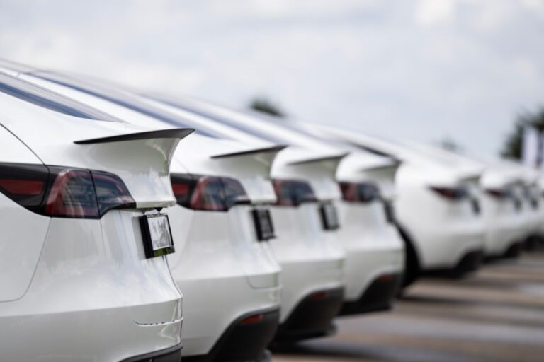 Read more about the article Choosing the Right Auto Body Shop for Your Fleet Collision Services